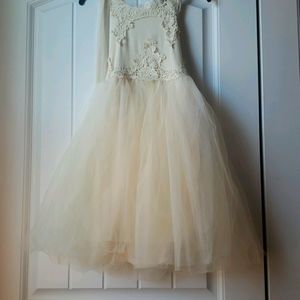 Girls Sleeveless Flowergirl Dress